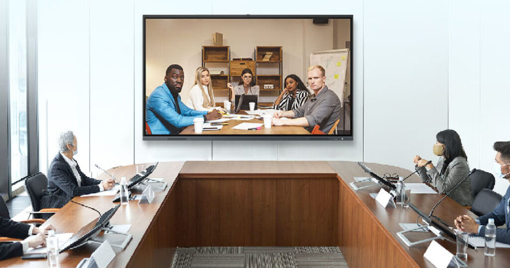 Màn hình tương tác trong hội nghị và không gian lớn